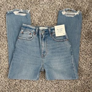 Abercrombie & Fitch Ankle Straight Ultra High Rise Jean